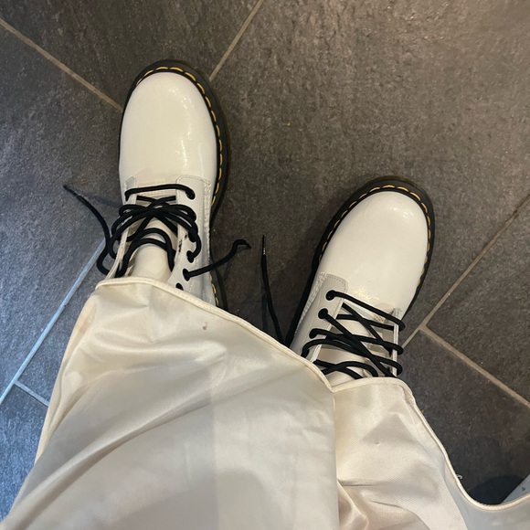 Dr martens white patent leather bicker boots - Picture 3 of 13